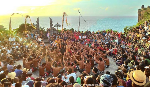 5.555 Penari Pecahkan Rekor Tari Kecak Kolosal