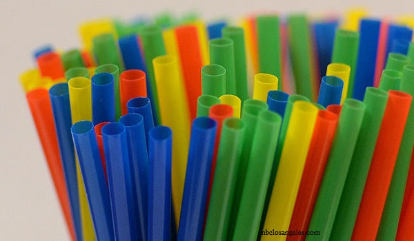 Bahaya Sedotan Plastik
